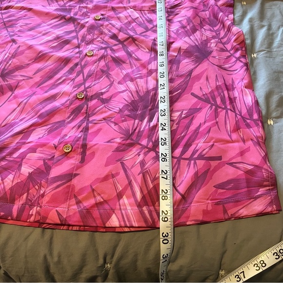 NWT Born Primitive Men's Voyager Button Up Pink Print Jungle Shirt Size Medium - Picture 9 of 9
